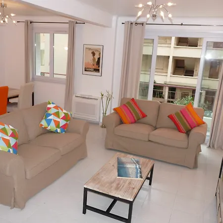 82 Apartment *