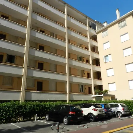 82 Cannes