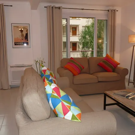 82 Apartment *